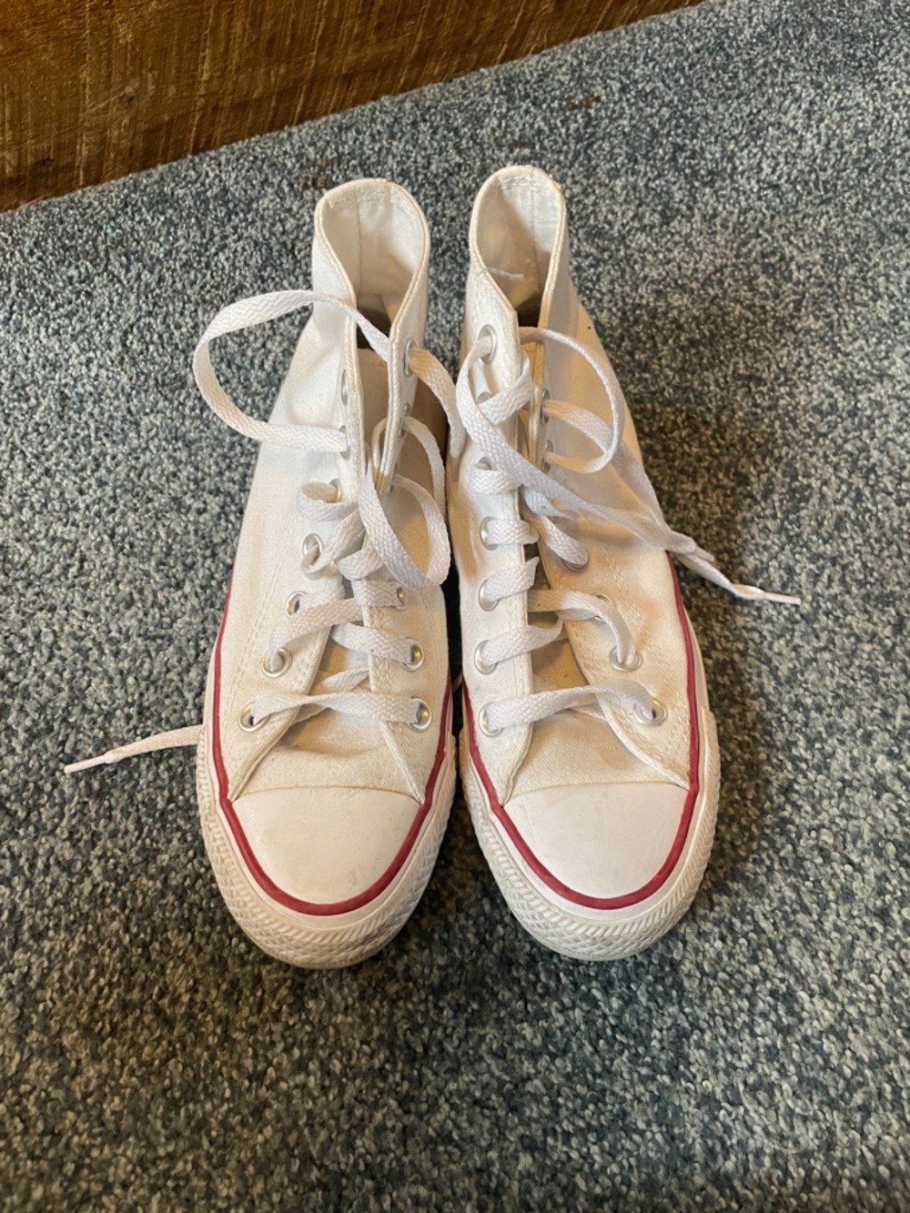 White converse sneakers